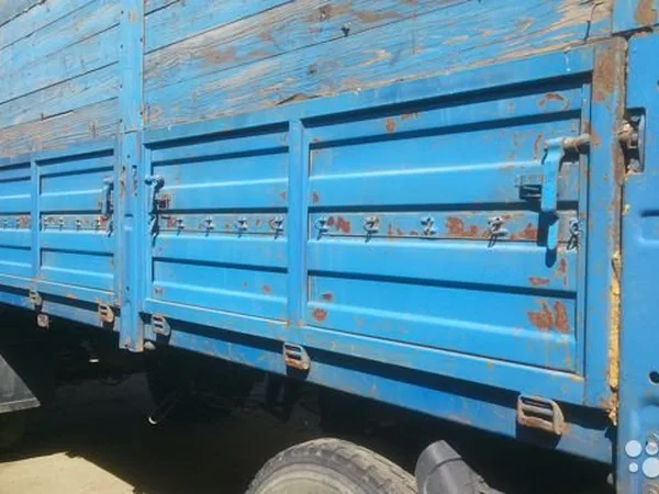 Бортовой полуприцеп СЗАП 8357-0