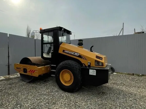 Грунтовый каток SANY SSR120С-10С2