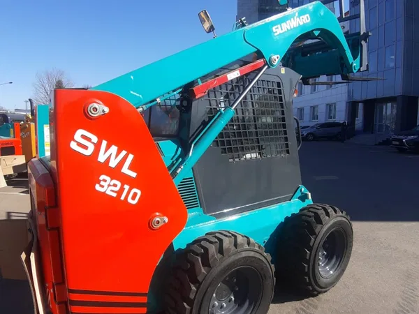 Мини-погрузчик Sunward SWL3210