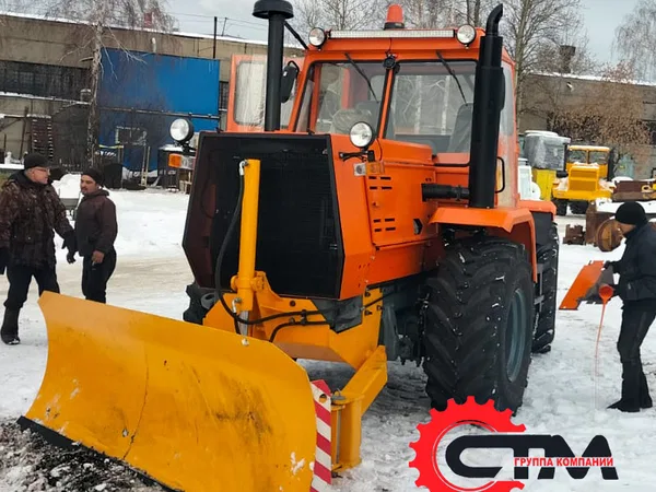 Трактор ХТЗ Т-150К с отвалом