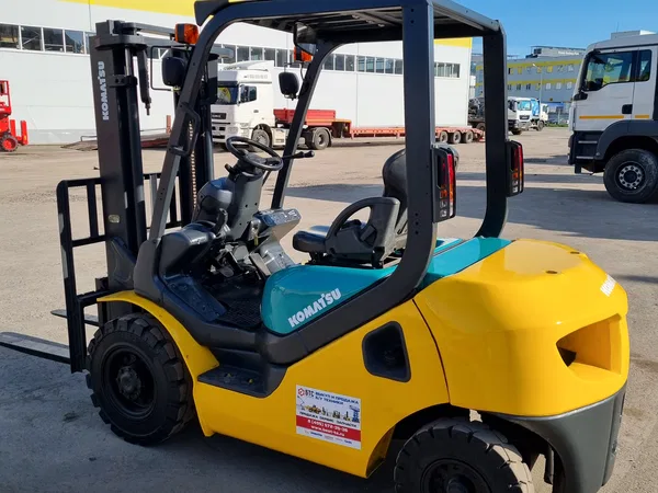 Вилочный погрузчик Komatsu FD25T-16