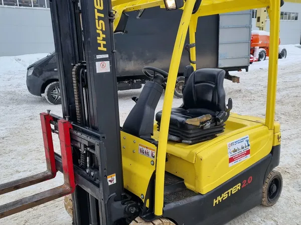 Вилочный электропогрузчик Hyster J2.0 LWB