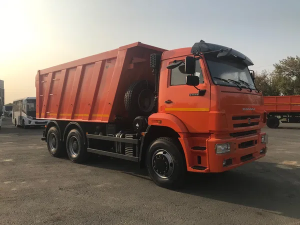 Самосвал КамАЗ 6520