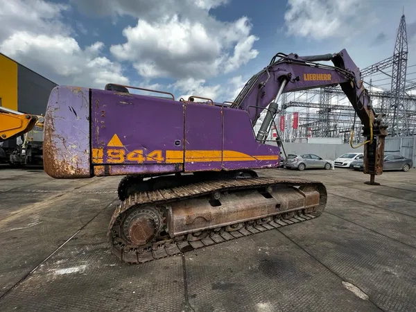 Гусеничный экскаватор Liebherr R 944