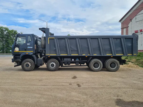 Самосвал FAW CA3310