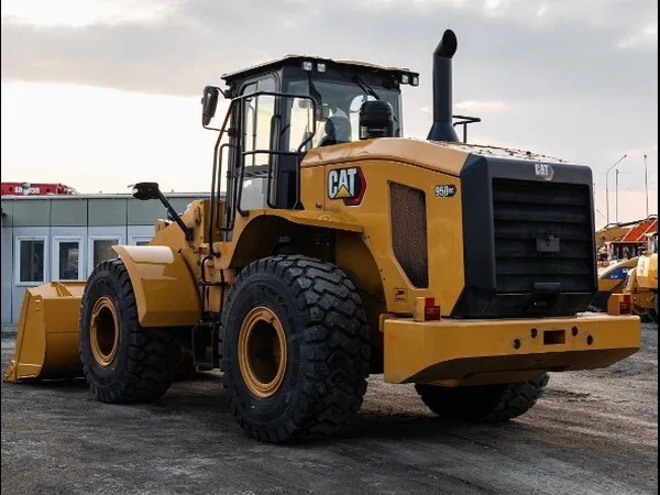 Фронтальный погрузчик Caterpillar 950GC