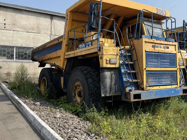 Карьерный самосвал Белаз 7555
