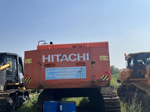 Гусеничный экскаватор Hitachi EX-670