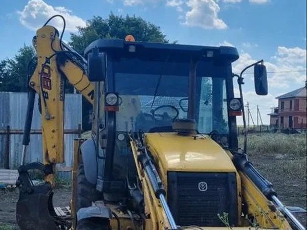 Экскаватор-погрузчик New Holland B80B