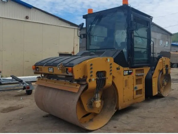 Двухвальцовый каток Caterpillar CB44B