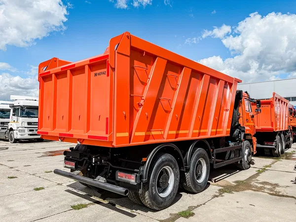 Самосвал КамАЗ 6520-3026012-53