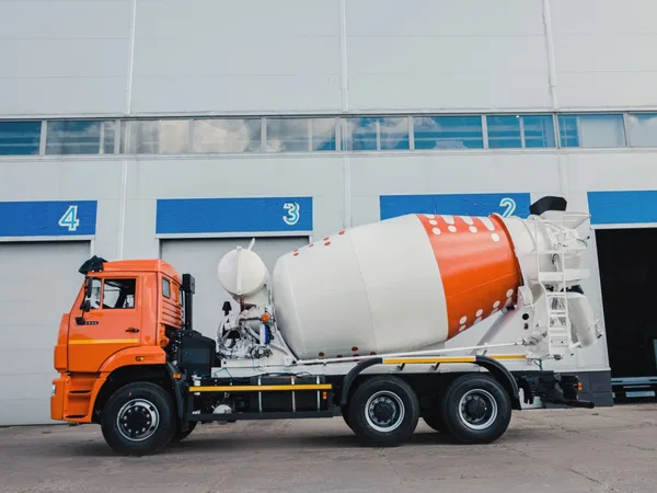 Автобетоносмеситель ТЗА 5814Z9 на шасси КамАЗ 6520