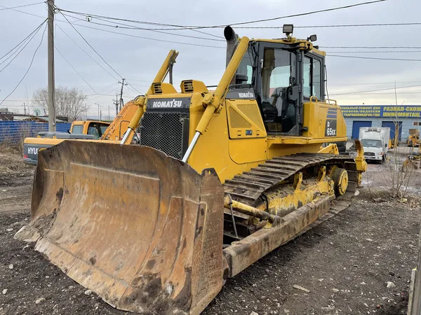 Гусеничный бульдозер Komatsu D65