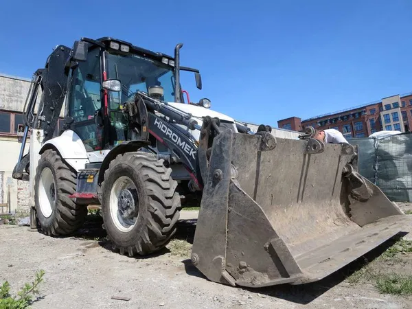 Экскаватор-погрузчик Hidromek HMK 102B