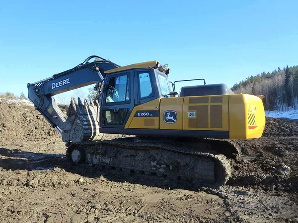 Гусеничный экскаватор John Deere E 260LC