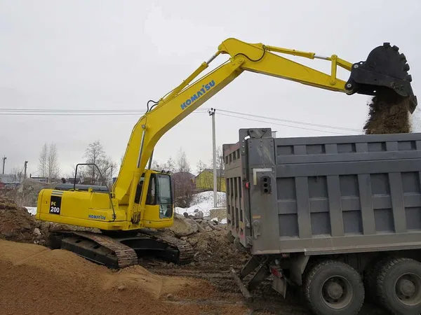 Гусеничный экскаватор Komatsu PC200-7