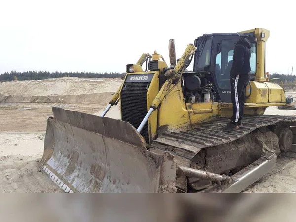 Гусеничный бульдозер Komatsu D65 PX-15