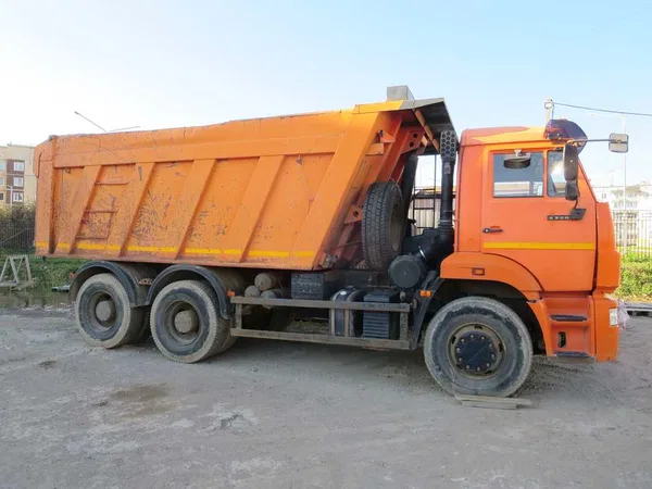 Самосвал КамАЗ 6520-73