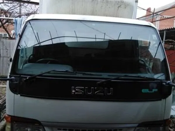 Промтоварный фургон Isuzu ELF