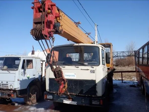 Автокран Ивановец КС-35715 на шасси МАЗ