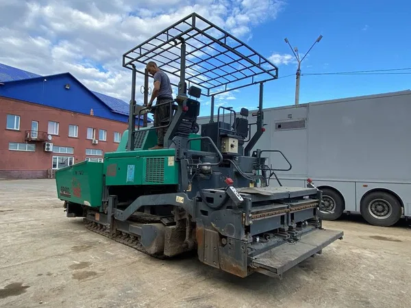 Асфальтоукладчик XCMG RP602L