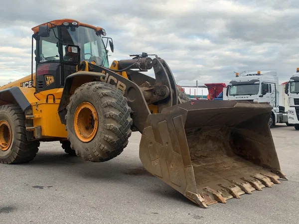Фронтальный погрузчик JCB 456