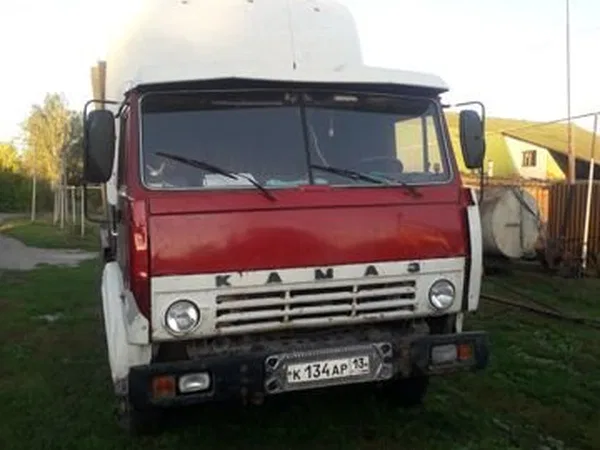 Бортовой грузовик КамАЗ 53212