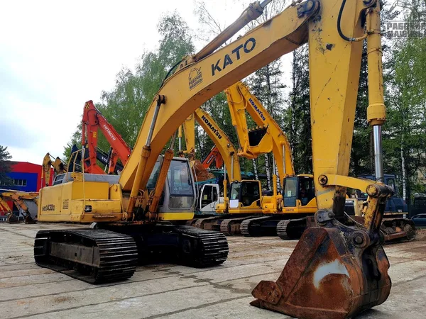 Гусеничный экскаватор Kato HD1430III