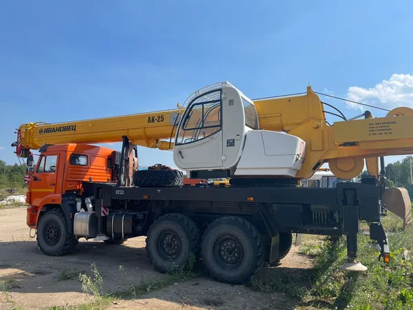 Автокран Ивановец КС-45717К-3Р