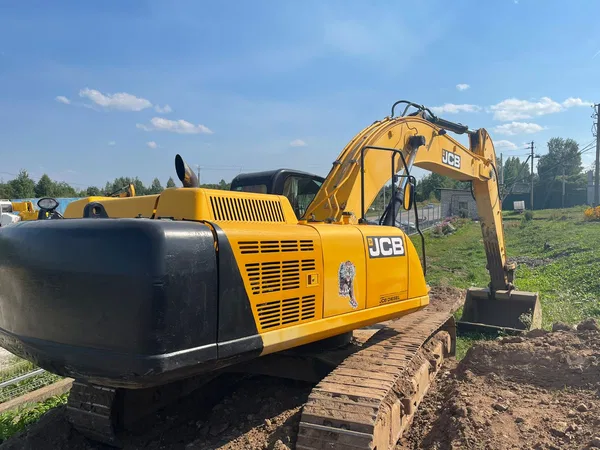 Гусеничный экскаватор JBC JS 330LC