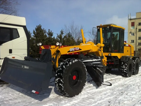 Автогрейдер XCMG GR215A