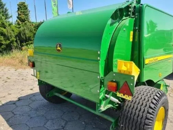 Пресс-подборщик John Deere F440E