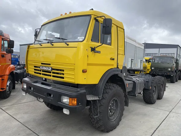 Седельный тягач Камаз 44108