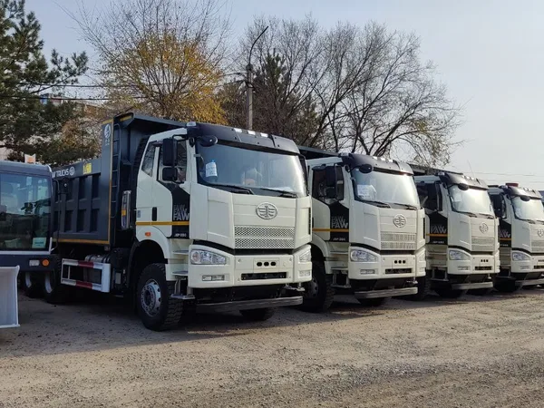 Самосвал FAW CA3250P66K24T1E5