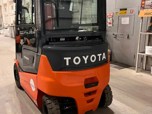 Вилочный погрузчик Toyota 9FBM35T