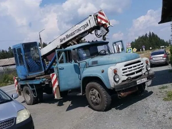 Бурильно-крановая машина Aichi D804 на шасси ЗИЛ 130