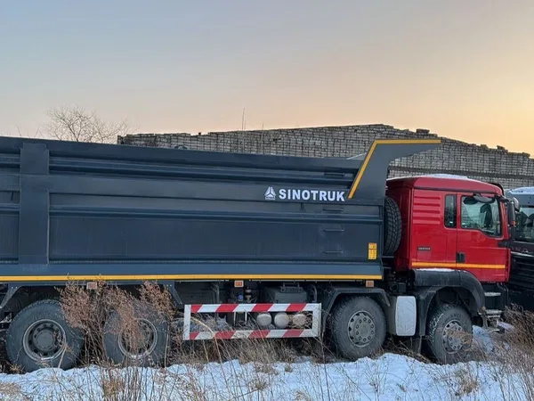 Самосвал Sitrak C7H
