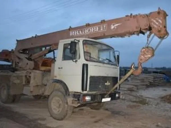 Автокран Ивановец КС-35715 на шасси МАЗ