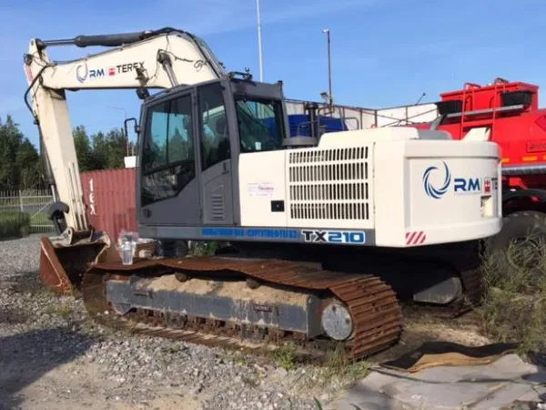 Гусеничный экскаватор Terex ТХ 210