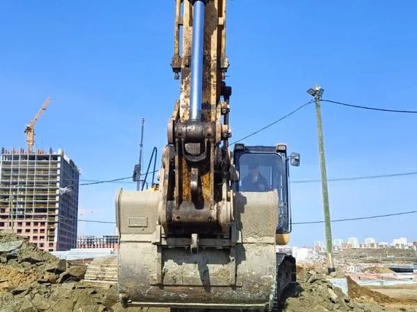 Гусеничный экскаватор Caterpillar 324D L