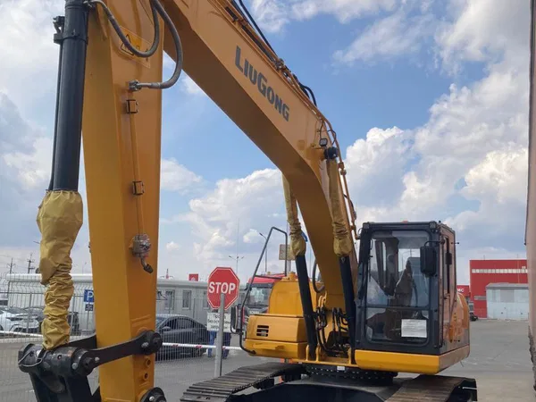 Гусеничный экскаватор Liugong CLG922E