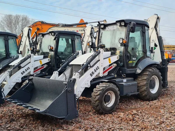 Экскаватор-погрузчик Borus BR-840