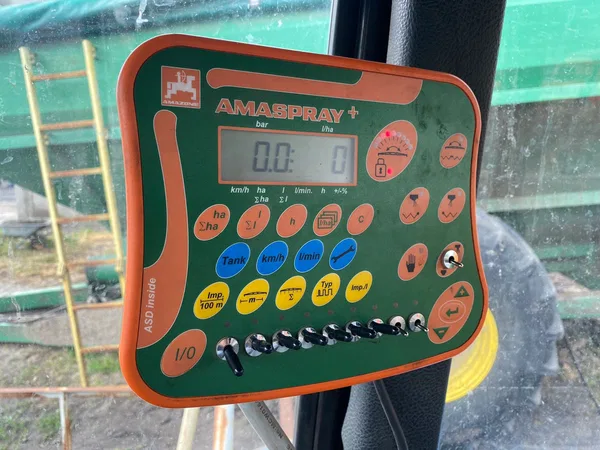Прицепной опрыскиватель Amazone UG 3000 Special