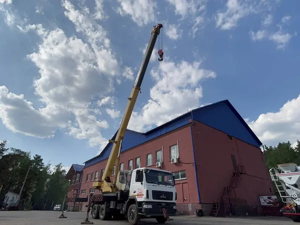 Автокран Ивановец КС-45717А