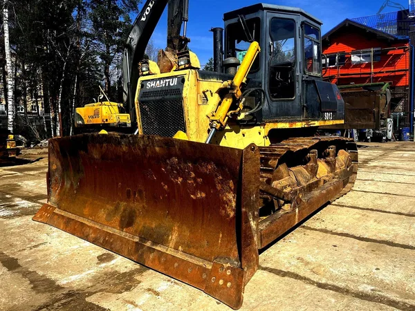 Гусеничный бульдозер Shantui SD13
