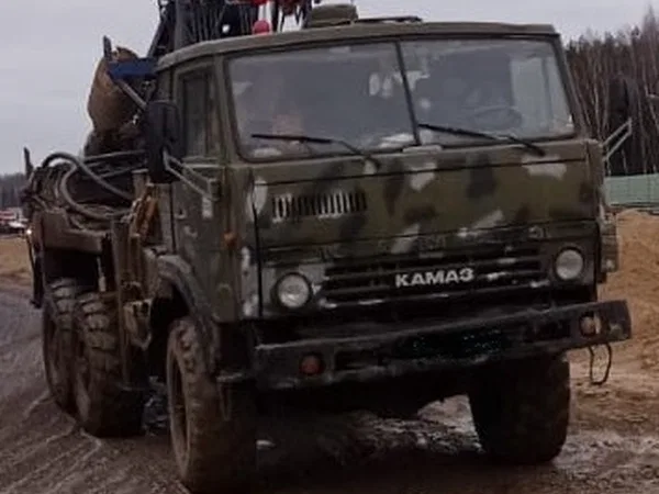 Бурильно-крановая машина Aichi D-704 на шасси КамАЗ 4310