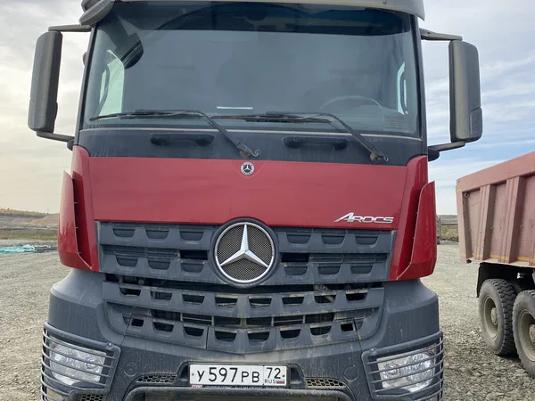 Самосвал Mercedes-Benz Arocs