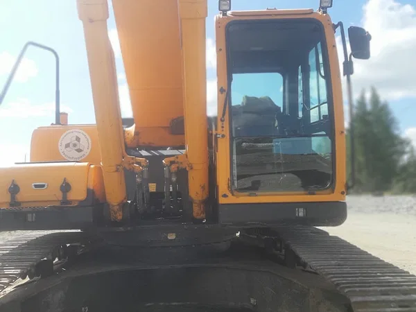 Гусеничный экскаватор Hyundai R330 LC