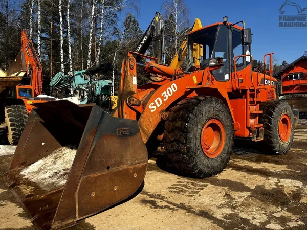 Фронтальный погрузчик Doosan DISD SD300
