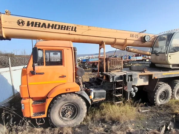 Автокран Ивановец КС-45717К-3Р на шасси КамАЗ 43118